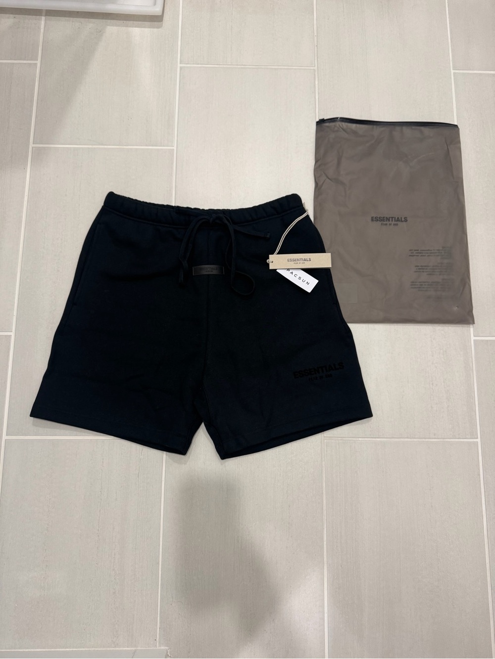 Essentials Fear of God Stretch Limo/Black Shorts